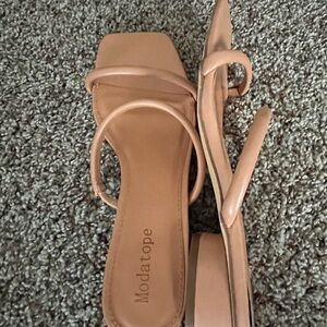 Women's Tan Sandals